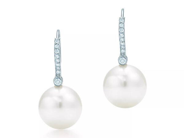 5 Minimalist Earrings with Timeless Appeal